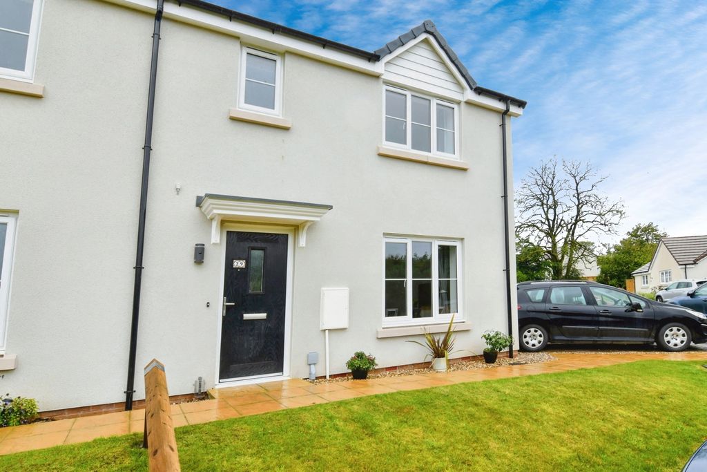 Property photo 1 of 18 Cleverdon Close