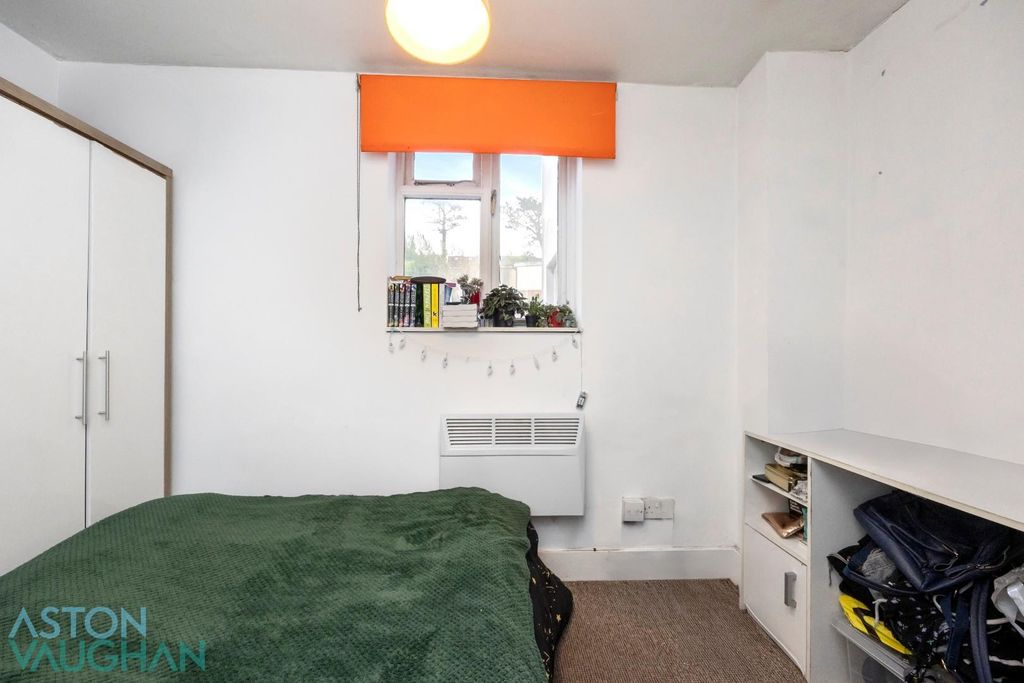 Property photo 3 of 6 Flat-005(1).Jpg