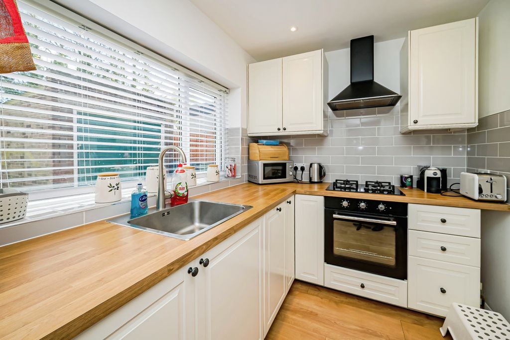 Property photo 1 of 15 Kitchen