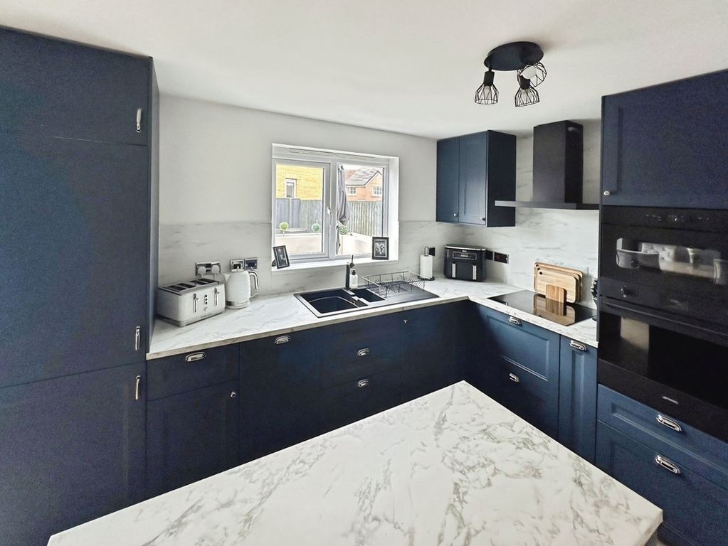 Property photo 2 of 25 Photo 15