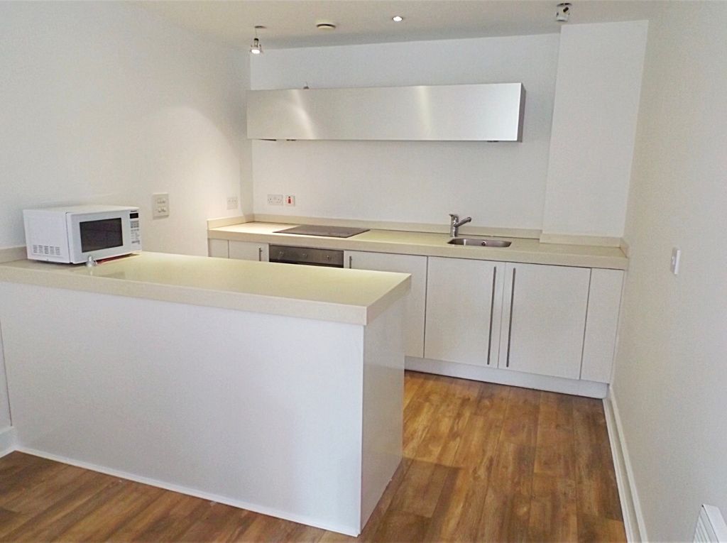 Property photo 3 of 9 Kitchen