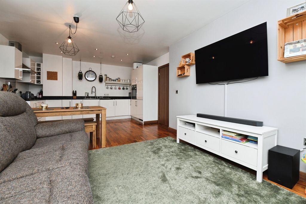 Property photo 2 of 12