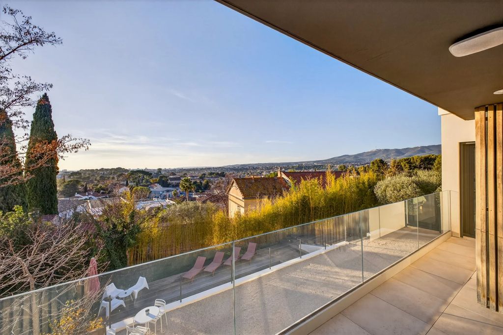 Property photo 3 of 23