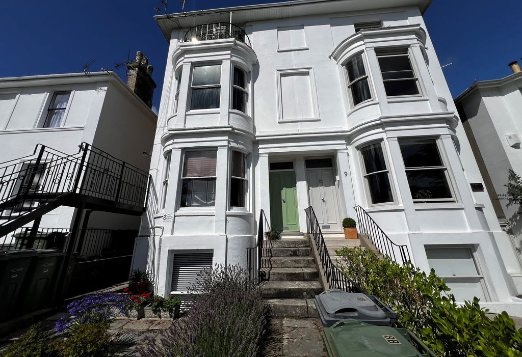 Property photo 1 of 10