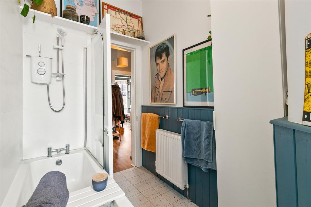 Additional image 10 of 2 bed flat for saleGlasgow Road, Dumbarton G82