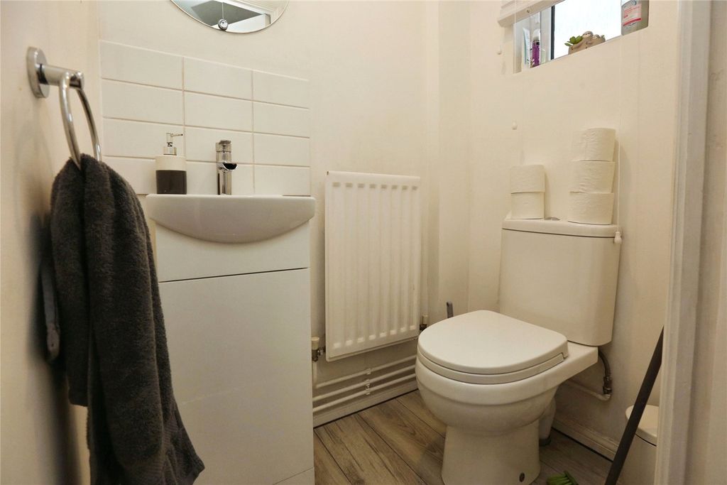 Property photo 3 of 18 Downstair W/C