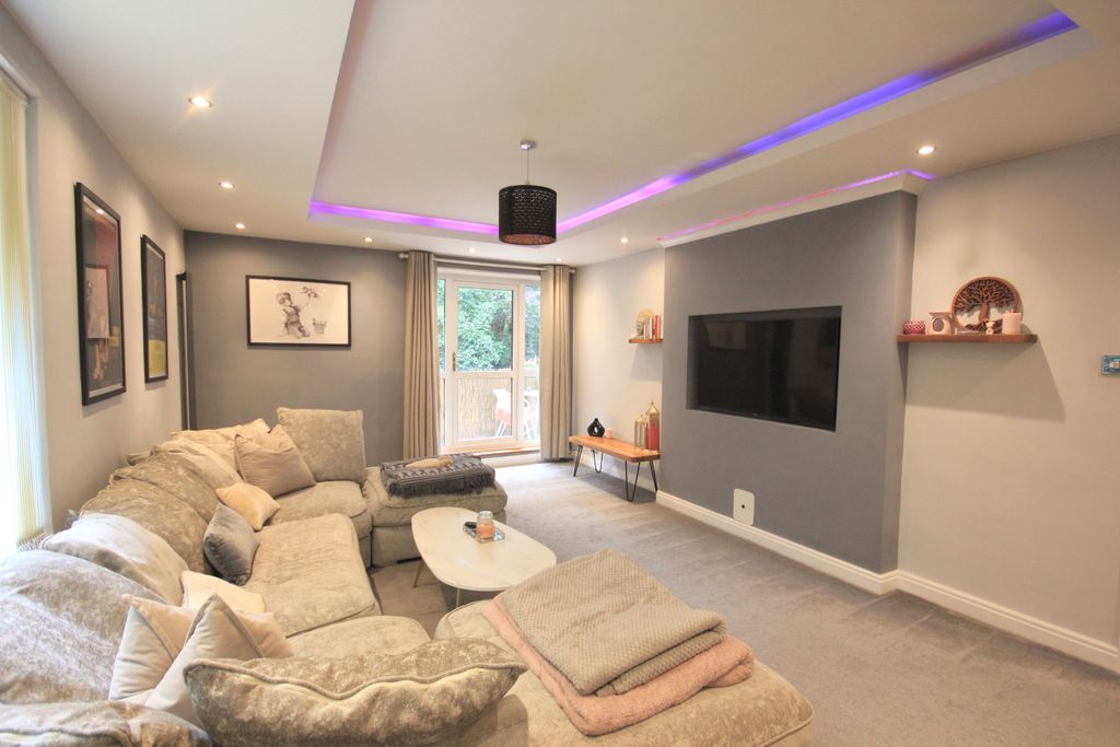 Property photo 1 of 28