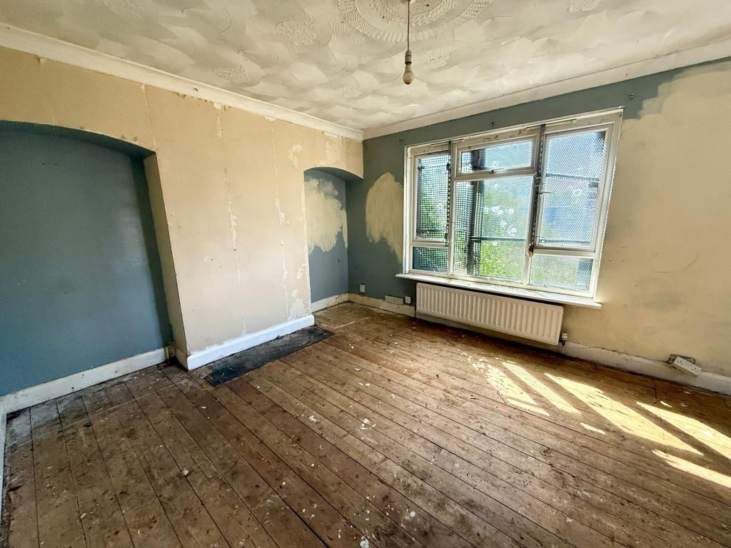 Property photo 2 of 8 Living Room