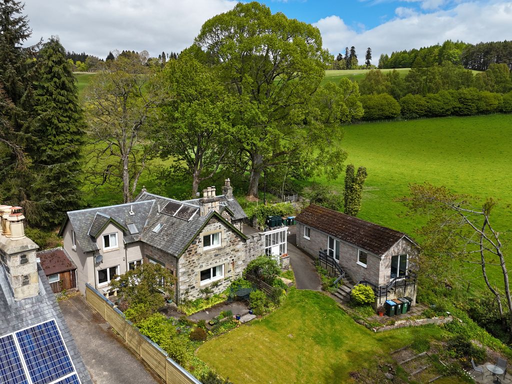 Property photo 1 of 40 Dji_20260511131701_0018_D