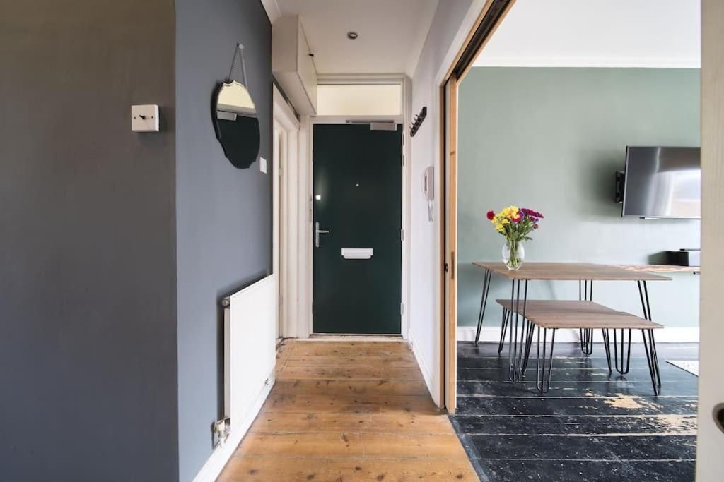 Property photo 3 of 10 Photo 2