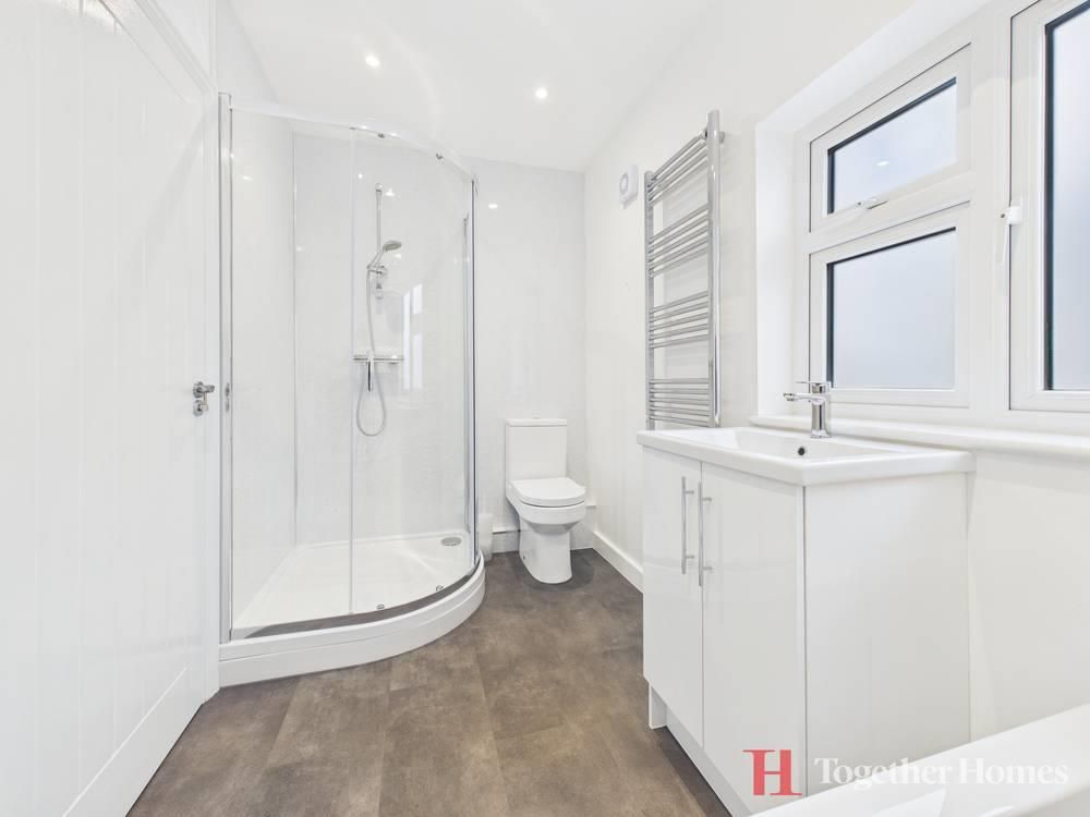 Property photo 3 of 20 Bathroom