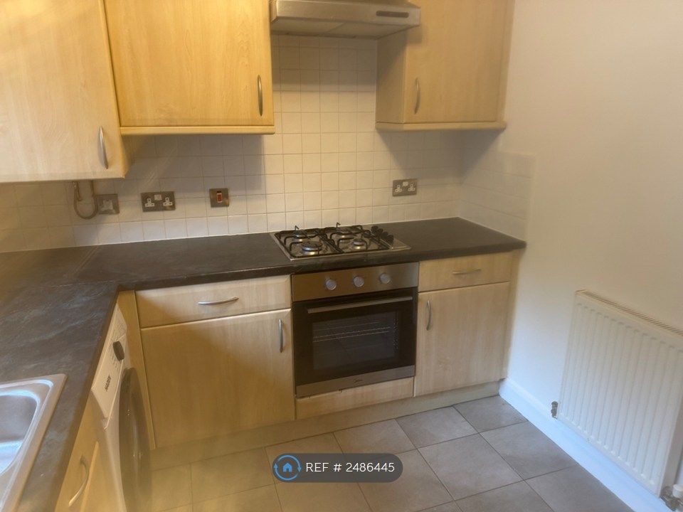 Property photo 3 of 9 Kitchen