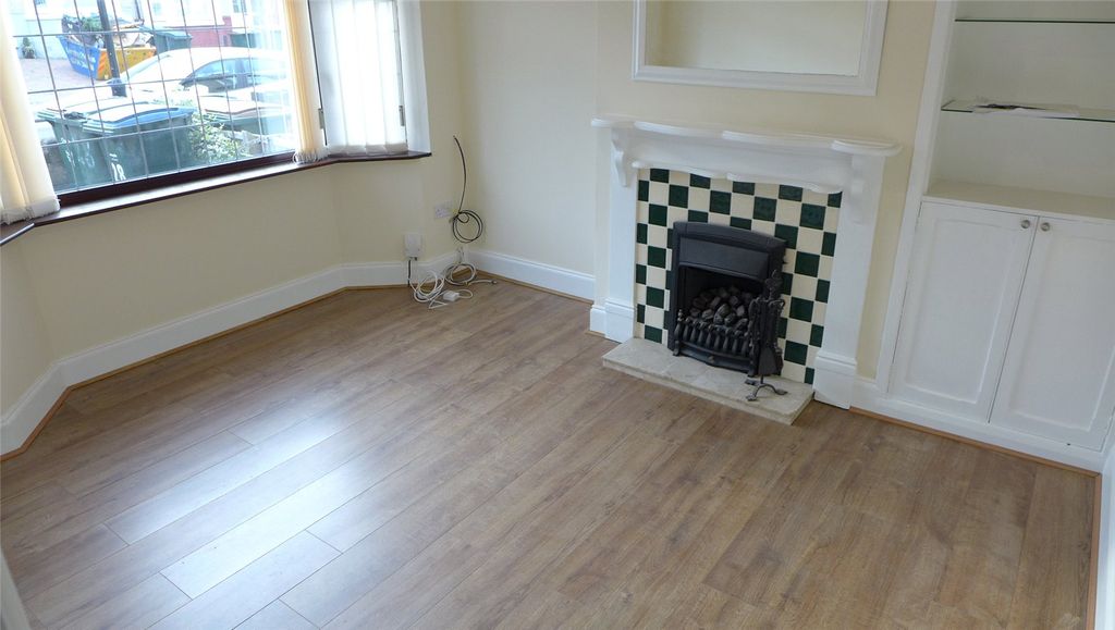 Property photo 2 of 10 Picture No. 01