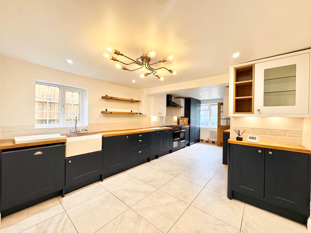 Property photo 1 of 10 Kitchen Diner