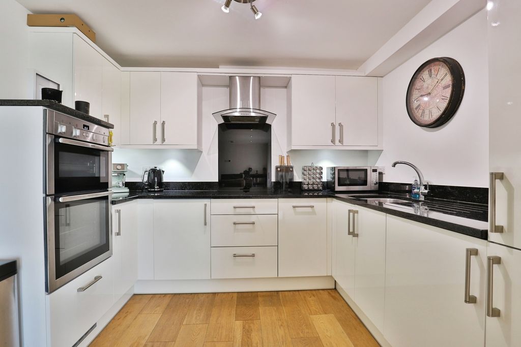 Property photo 2 of 16 Pbox-Img.Jpg