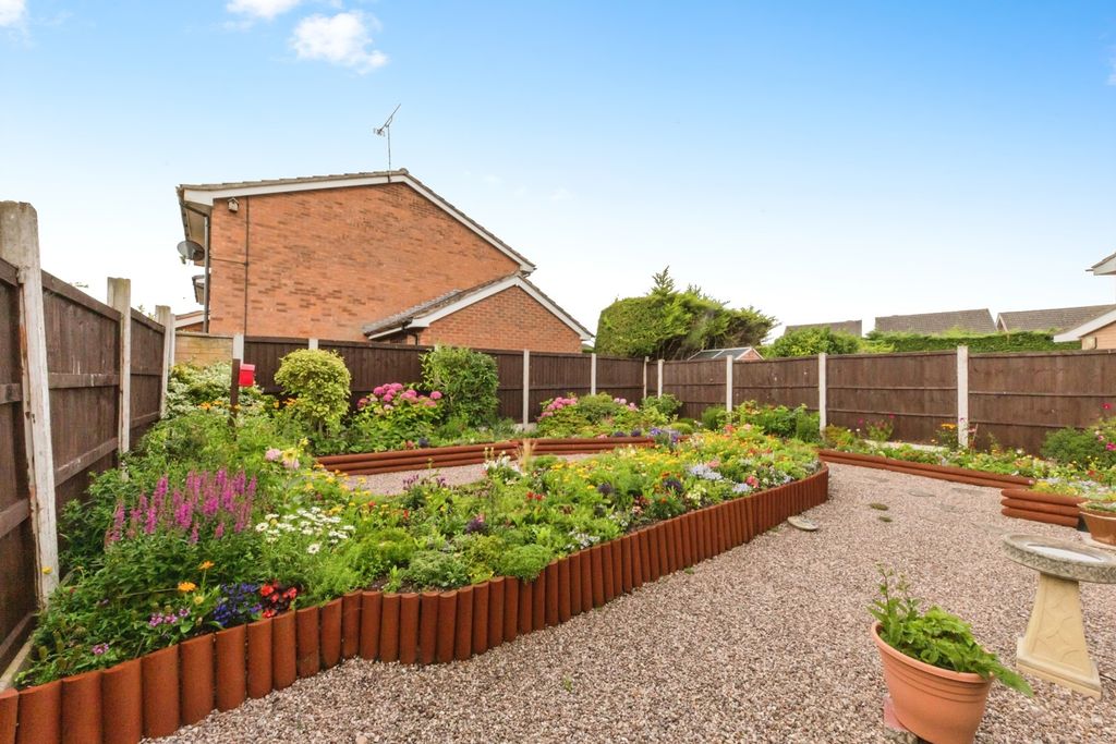 Property photo 2 of 17 Photo