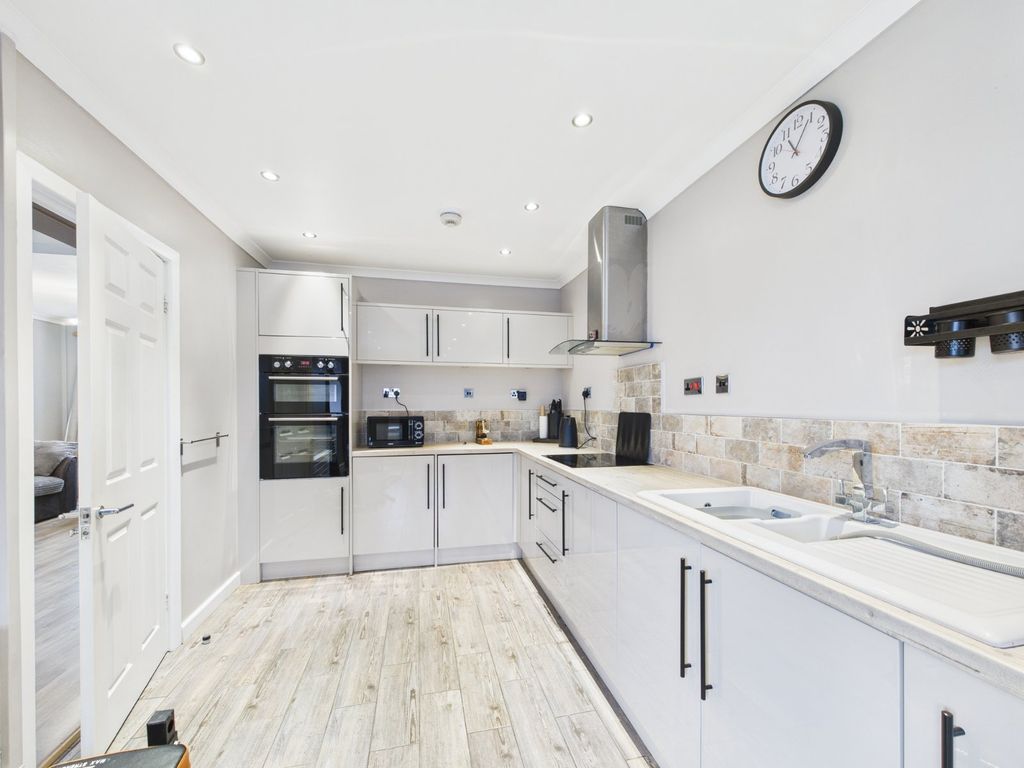 Property photo 3 of 18 Picture No. 28