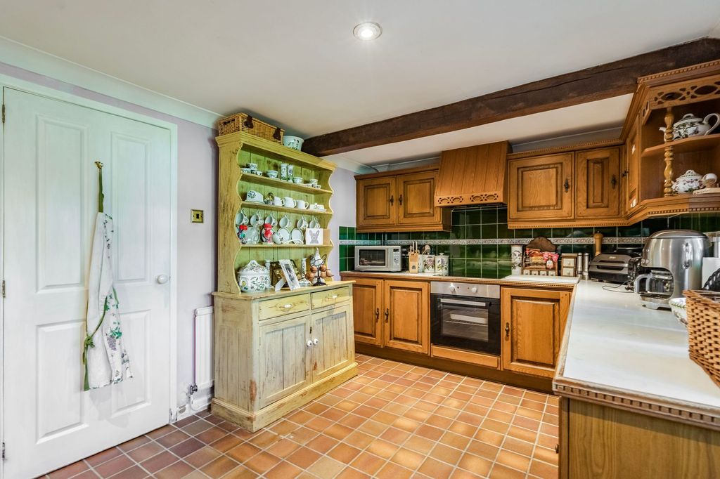 Property photo 2 of 33