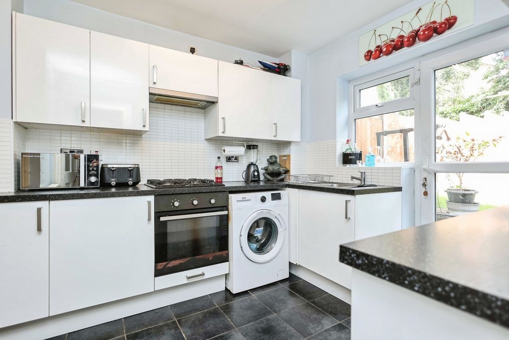 Property photo 3 of 16 Pbox-Img.Jpg