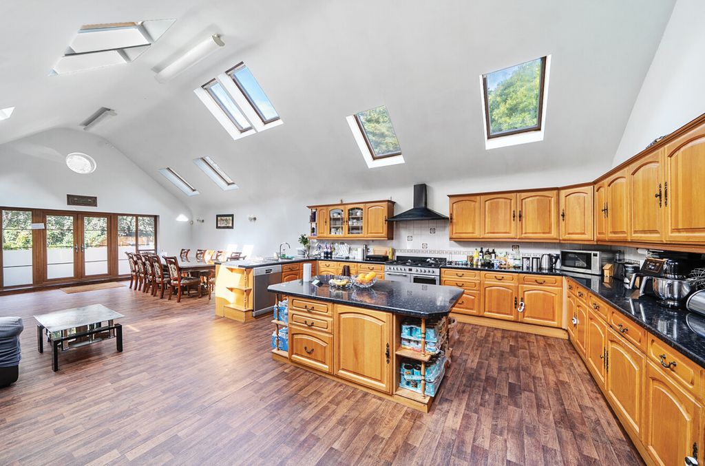 Property photo 2 of 13 1334429-25-6891F5...
