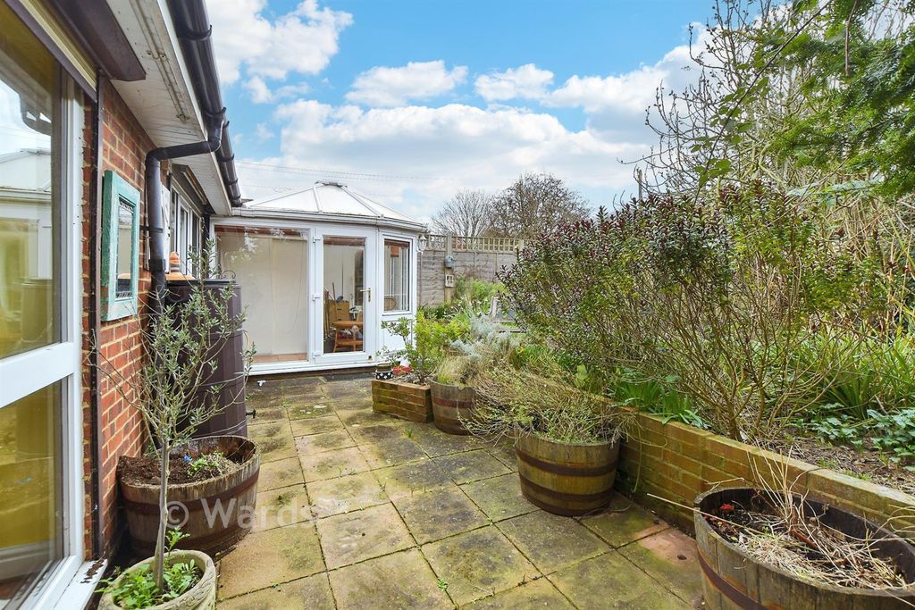 Property photo 1 of 14 Patio / Decking
