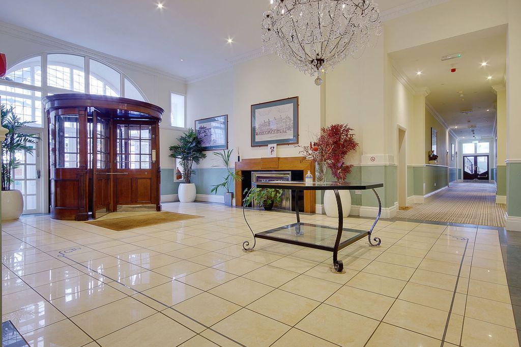 Property photo 3 of 31