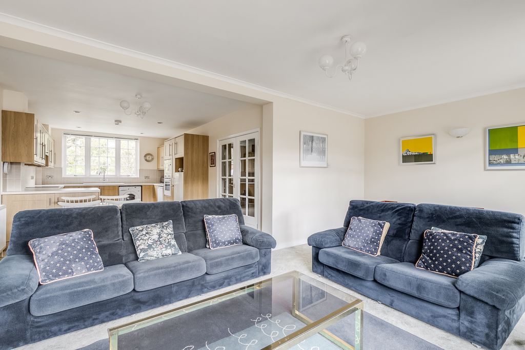 Property photo 3 of 18