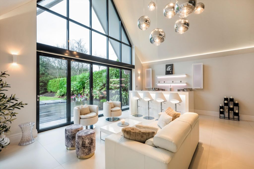 Property photo 2 of 30 Image