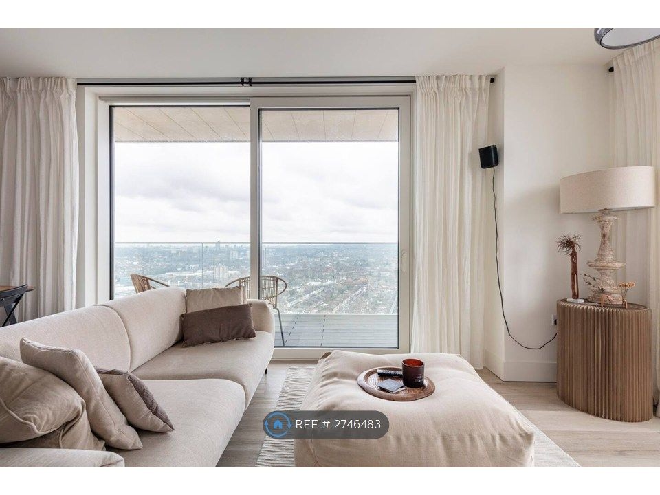 Property photo 3 of 28 Living Room