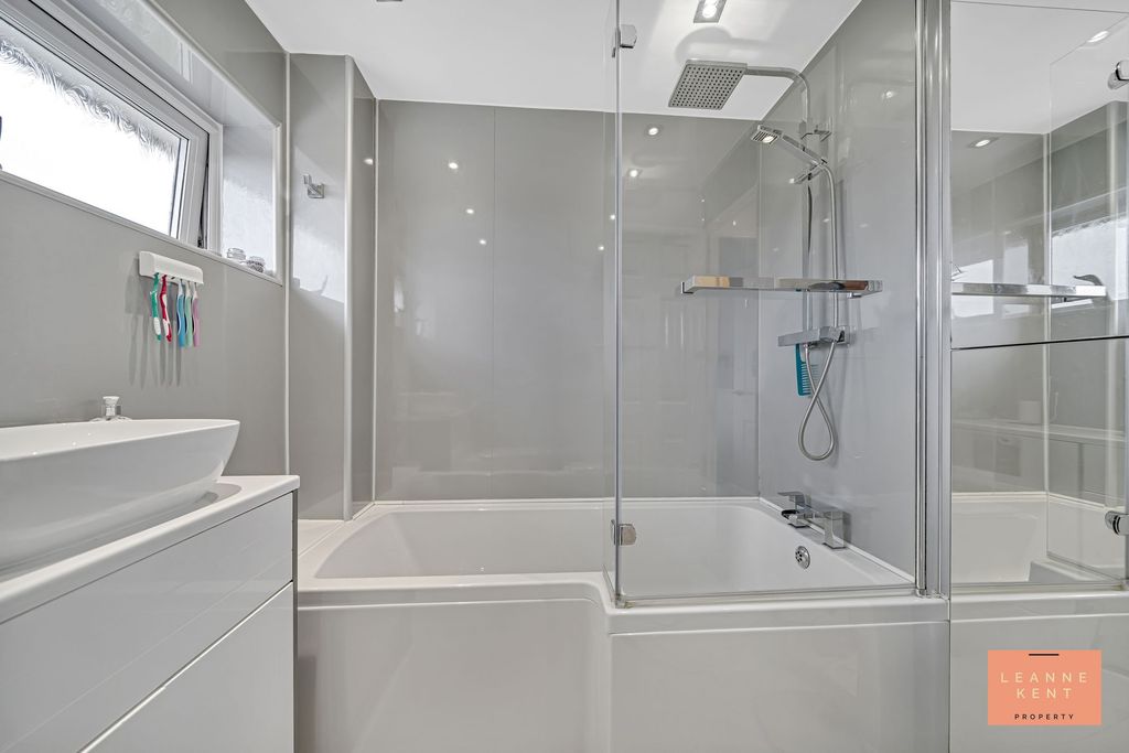 Additional image 27 of 5 bed semi-detached house for saleCaerleon Court, Caerphilly CF83