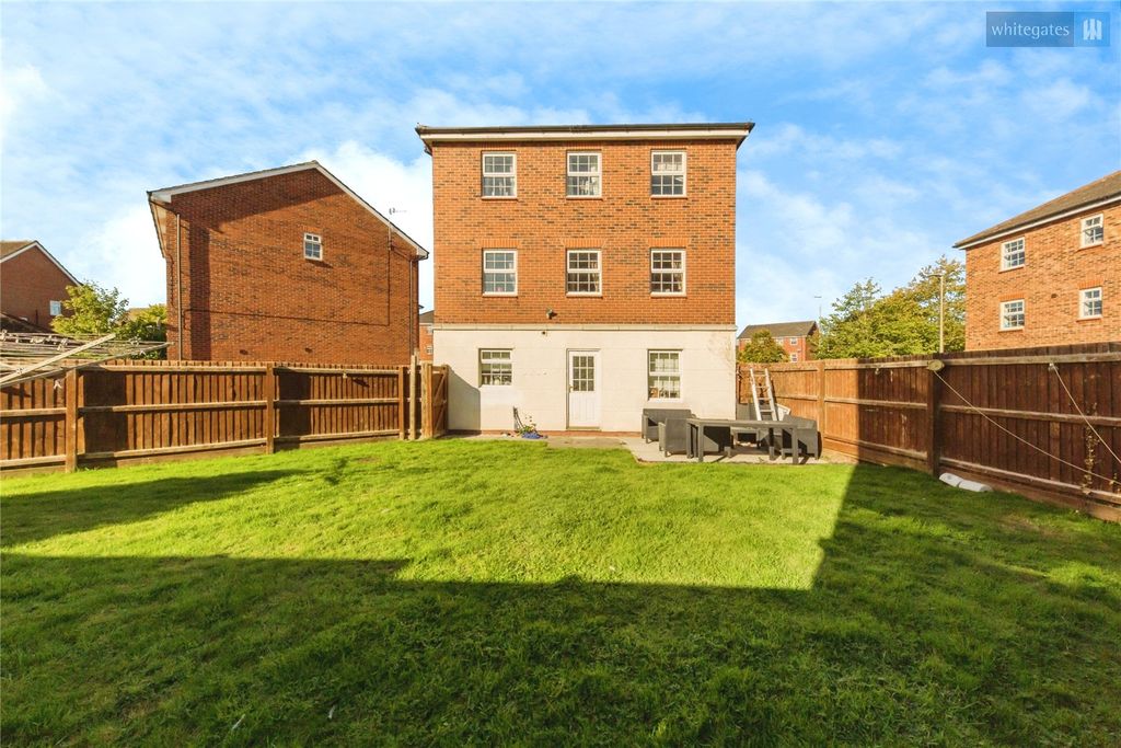 Property photo 3 of 24 Picture No. 23