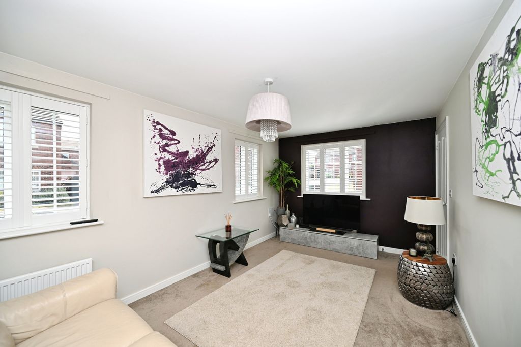 Property photo 3 of 24