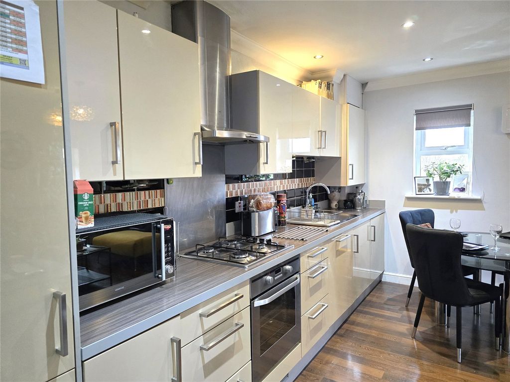 Property photo 2 of 20 Kitchen