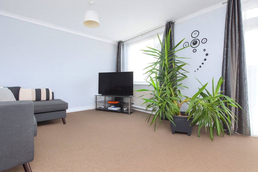 Property photo 3 of 9 Picture No. 05