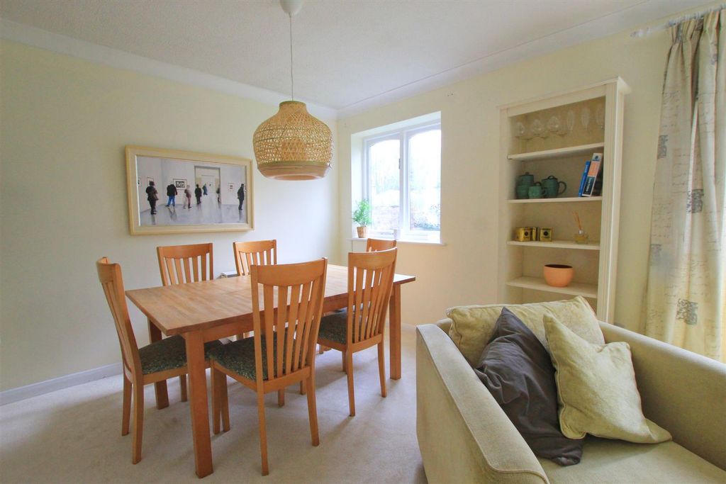 Property photo 3 of 8 Dining Room.Jpg