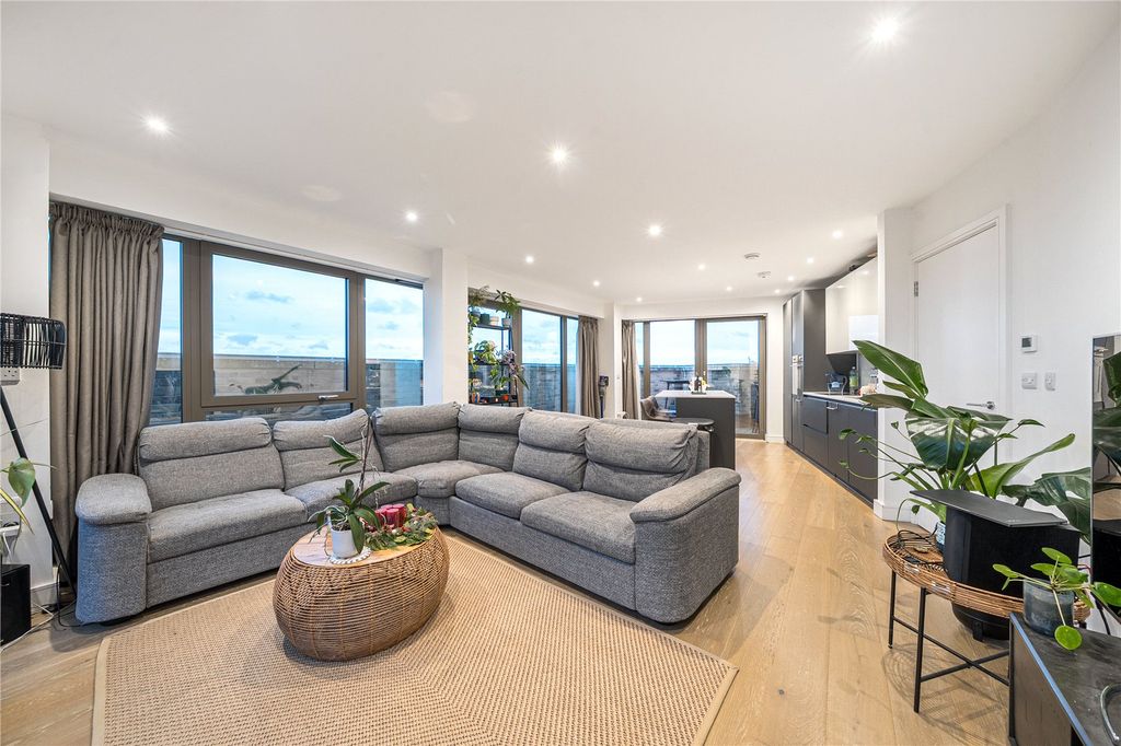 Property photo 1 of 15 Picture No. 11