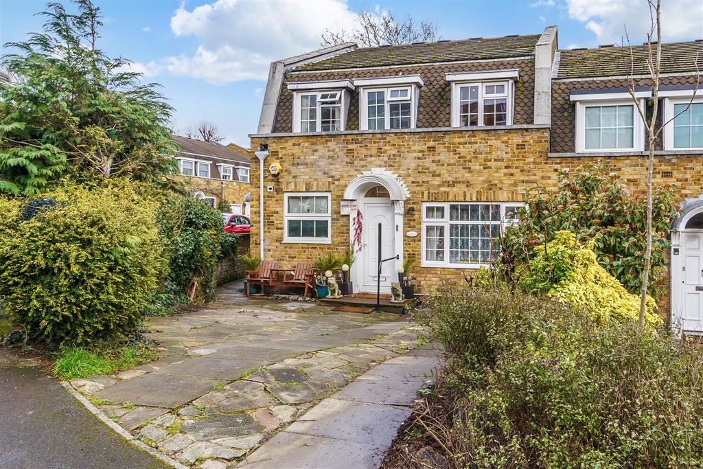 Property photo 1 of 15 External