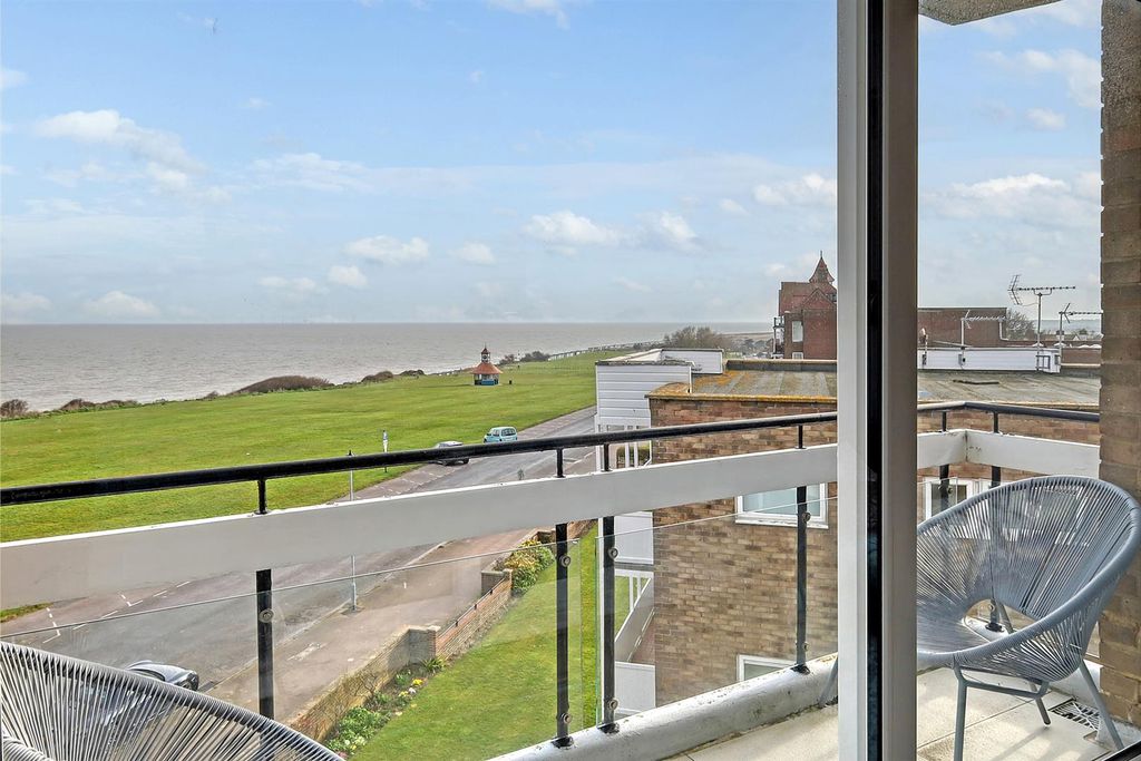 Property photo 2 of 14 Balcony