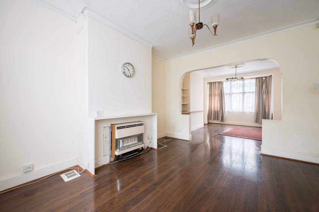 Property photo 1 of 7