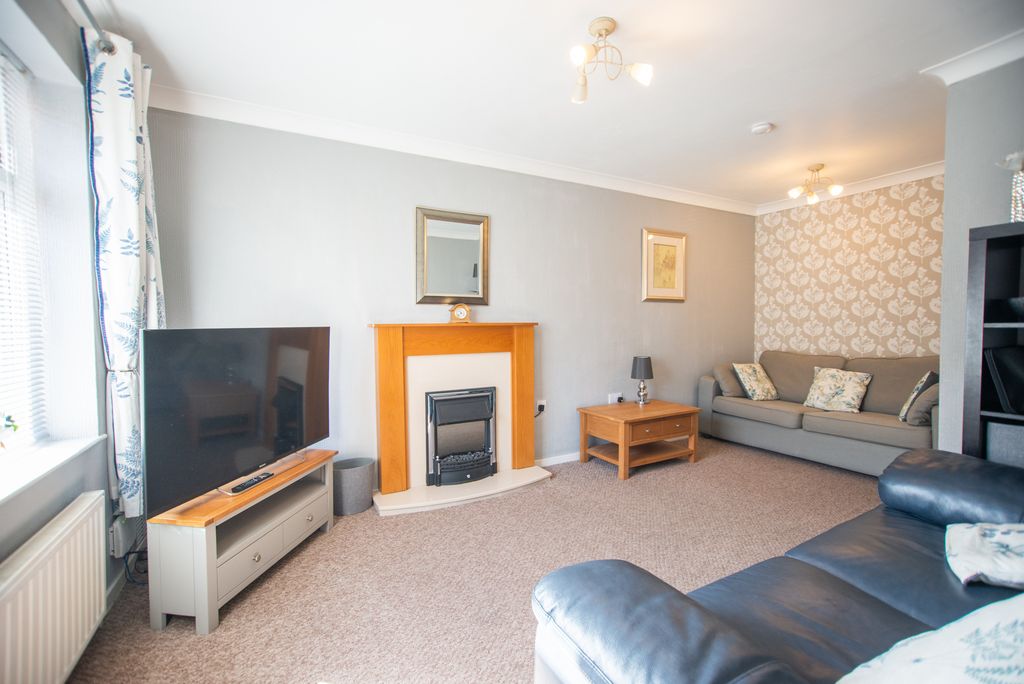 Property photo 2 of 23