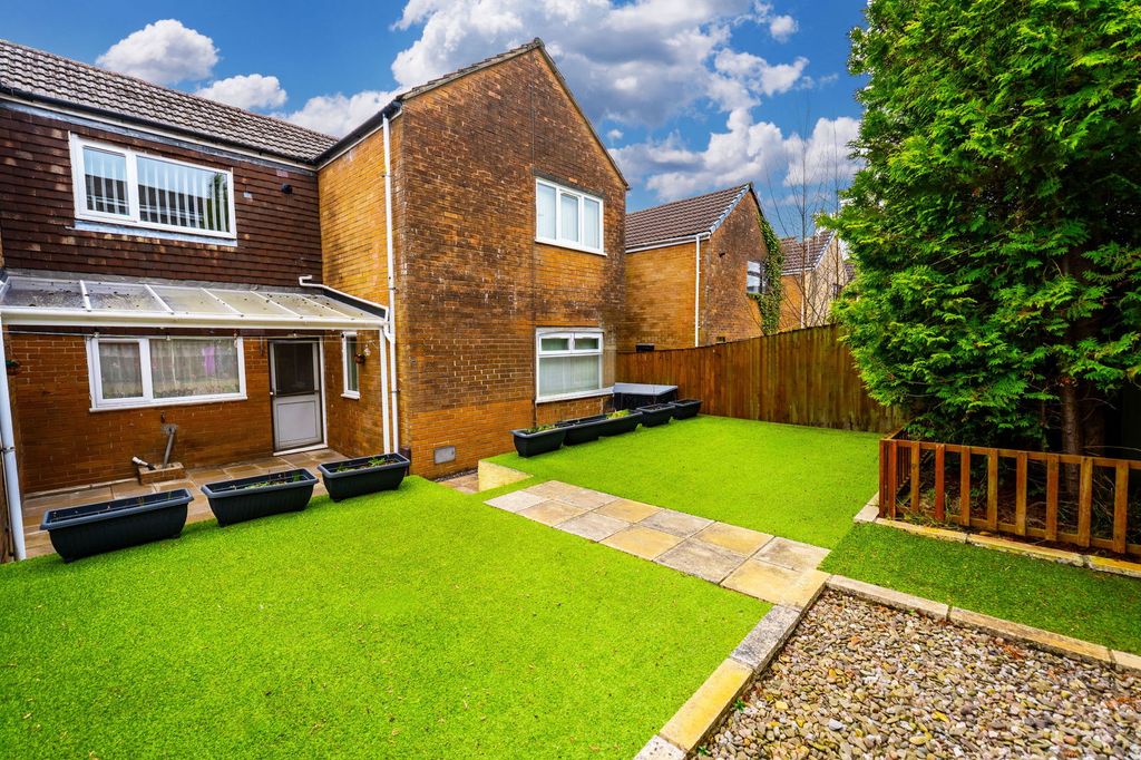 Property photo 2 of 21
