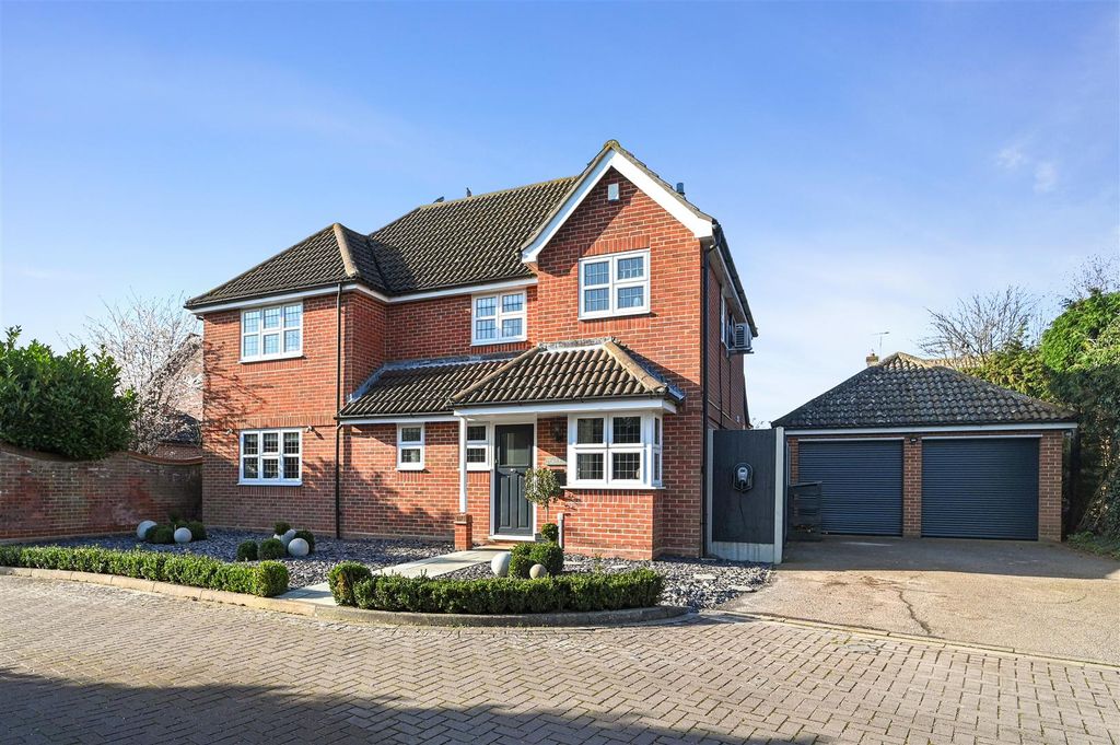 Property photo 1 of 18 Front