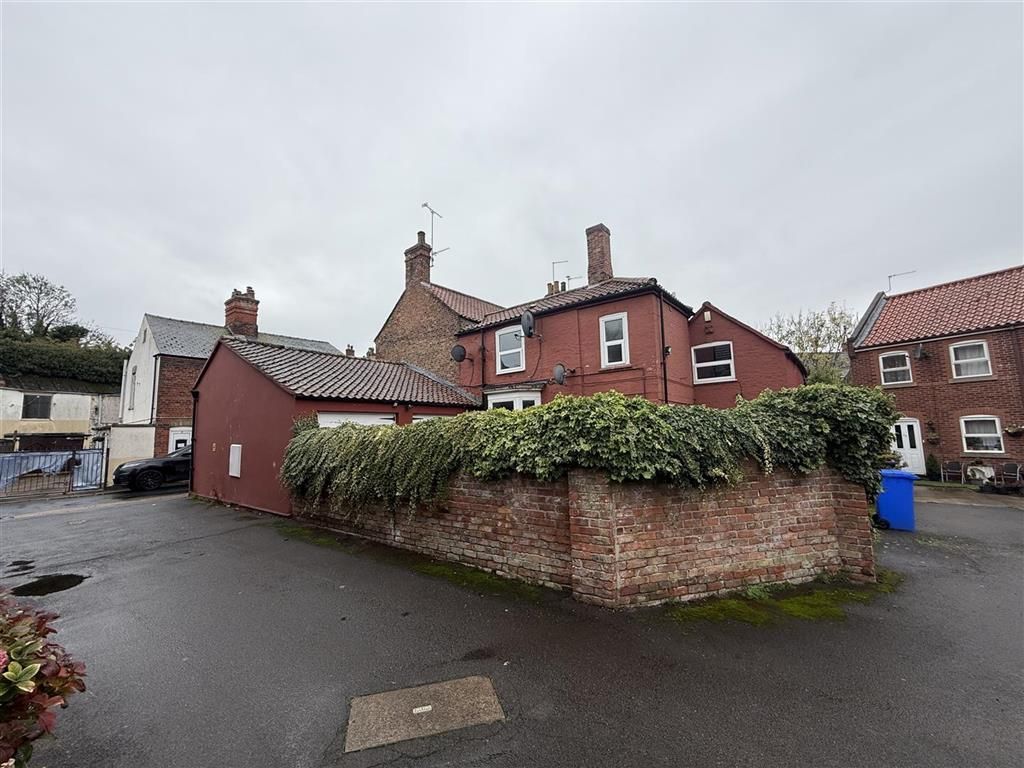 Property photo 2 of 13