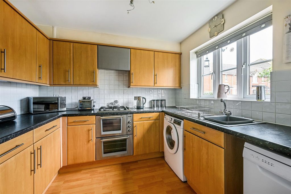 Property photo 2 of 17 Kitchen.Jpg