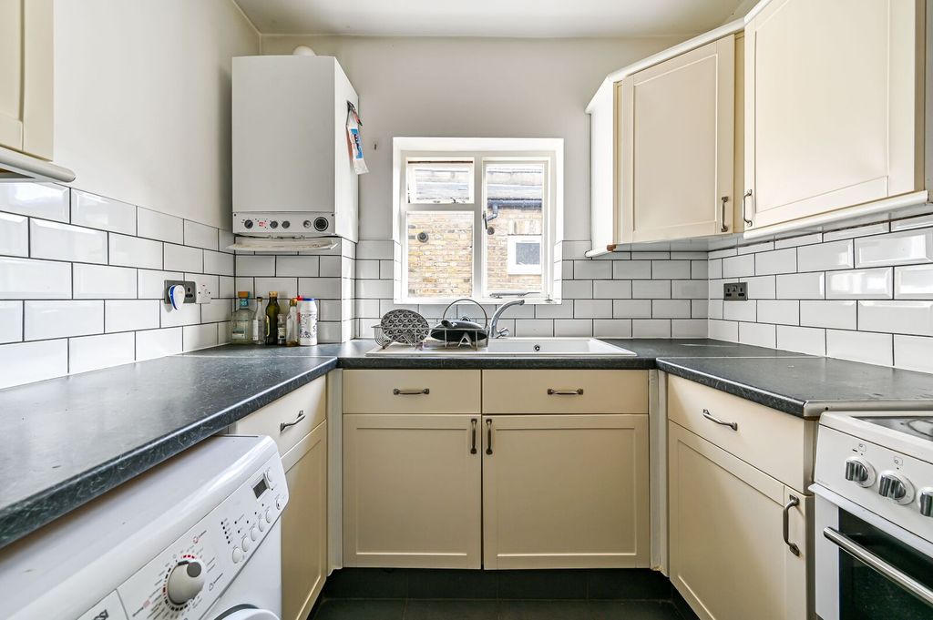 Property photo 2 of 9