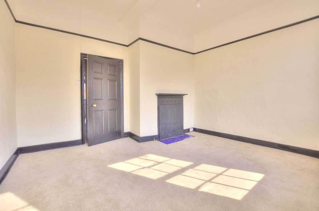 Property photo 3 of 13 30001990-Hr-4