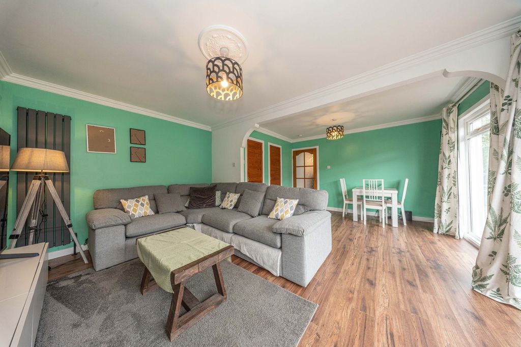 Property photo 3 of 39 Dining Lounge
