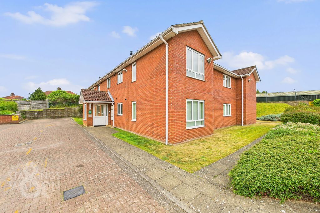 Property photo 1 of 14