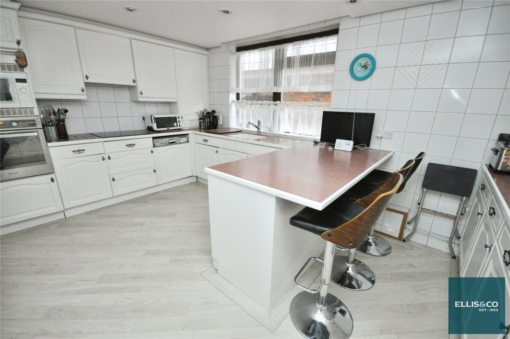 Property photo 3 of 18 Picture No. 36
