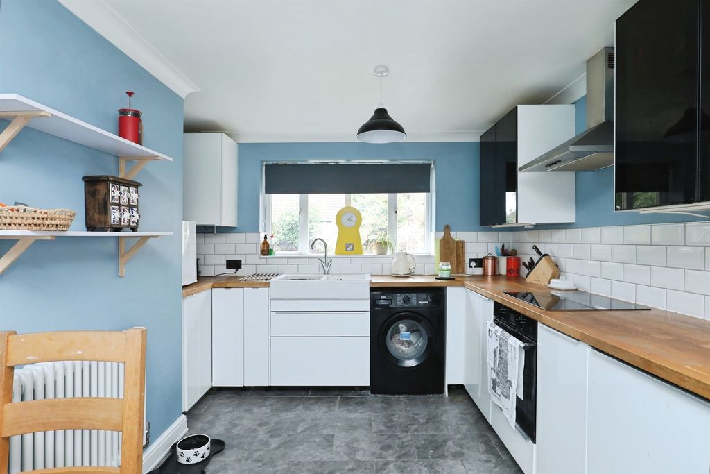 Property photo 3 of 17